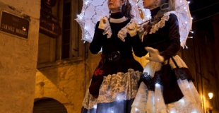 Echassières lumineuses en déambulation musicale - Les Elégantes