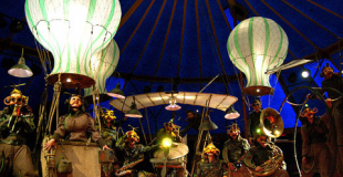 Les Fous Volants