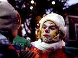 Lutins de Noël sur échasses