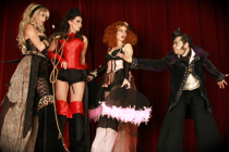 Echassiers de cirque - Cuckoo Crazy Circus