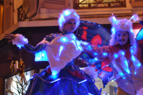 Echassiers lumineux en parade musicale