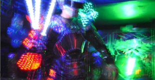 Echassiers lumineux futuristes