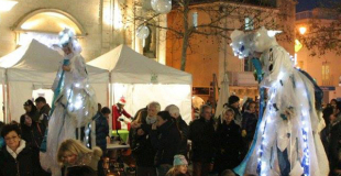 Echassiers pour animations de Noël